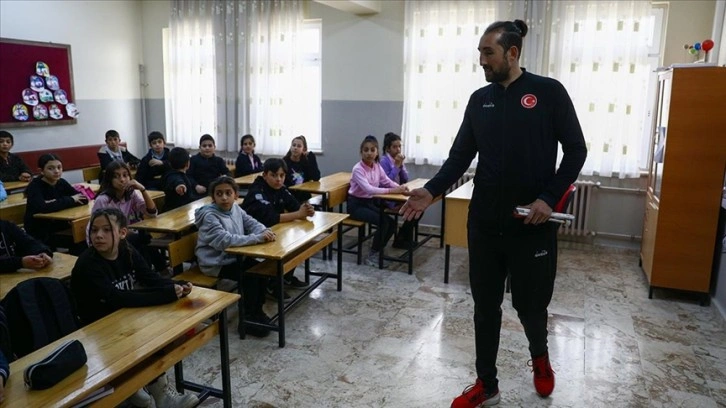 Avrupa şampiyonu görme engelli öğretmenden