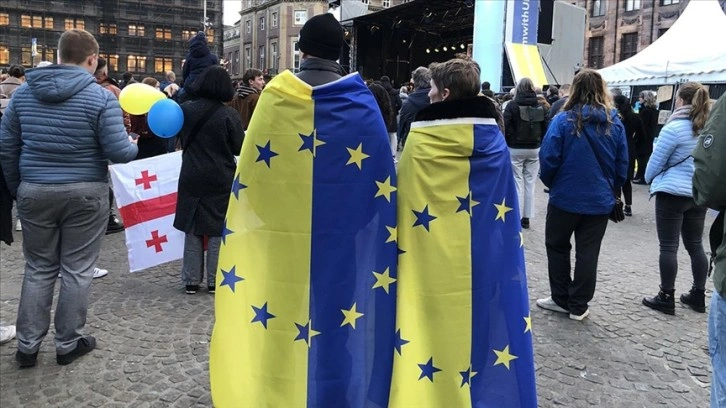 Avrupa şehirlerinde Ukrayna'ya destek ve dayanışma mitingleri yapıldı