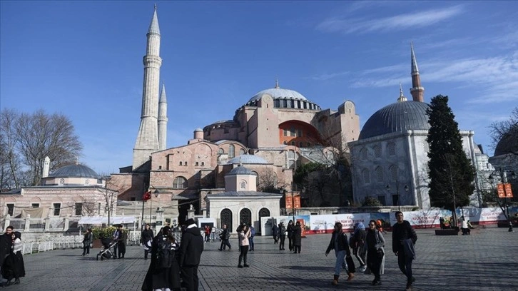 Ayasofya'da yeni düzenleme ile giriş yoğunluğu azaldı