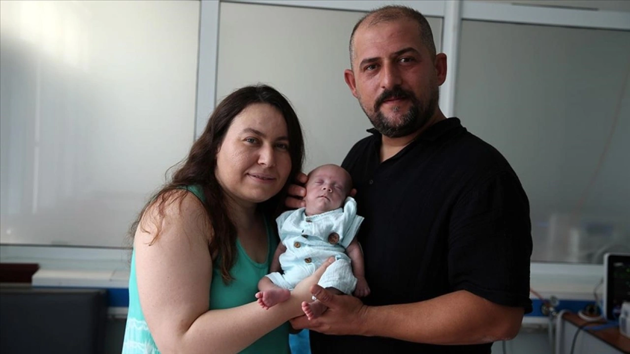 Aydın'da 800 gram doğan bebek, 4 aylık kuvöz sürecinin ardından taburcu edildi