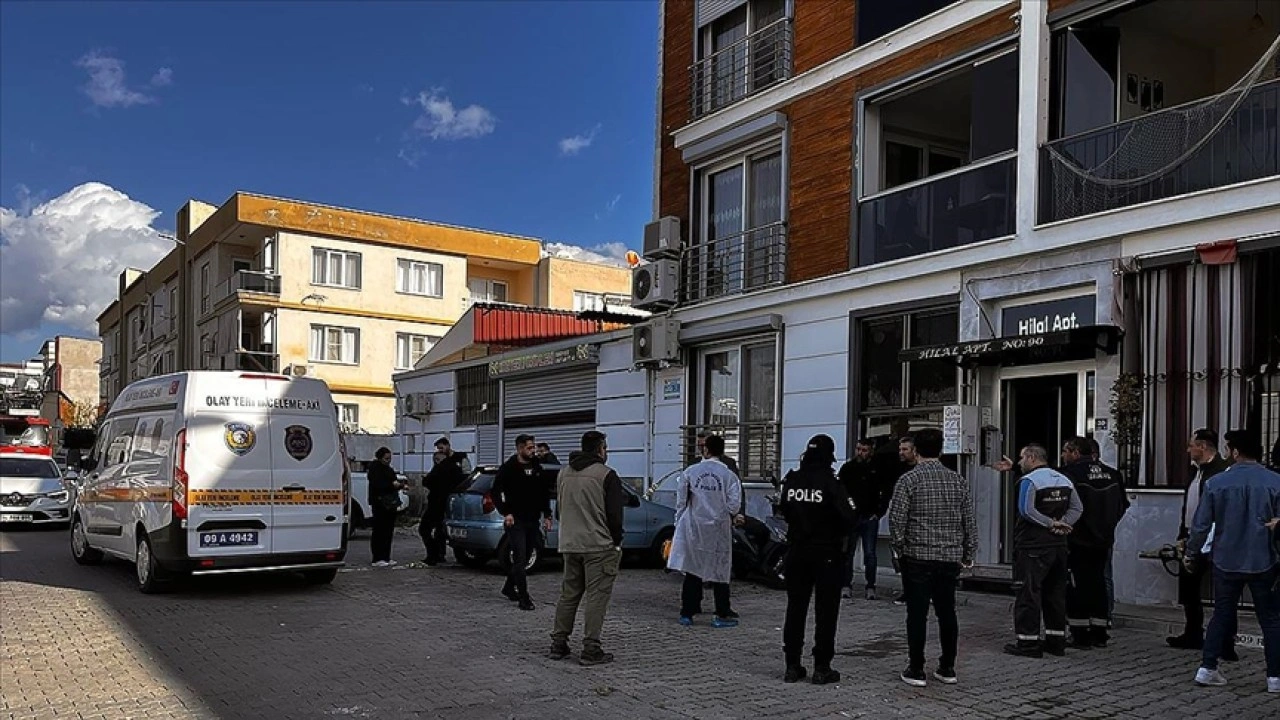 Aydın'da evinde çıkan yangında eşi ve 2 çocuğu ölen itfaiye eri gözaltına alındı