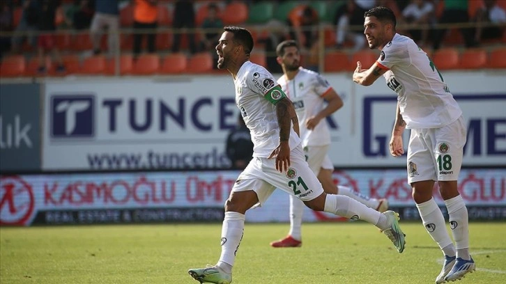 Aytemiz Alanyaspor, Öznur Kablo Yeni Malatyaspor'u evinde 2-1 yendi