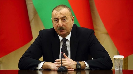 Azerbaycan Cumhurbaşkanı Aliyev: Ateşkes isteyenler Ermenistan'a silahlar gönderiyor