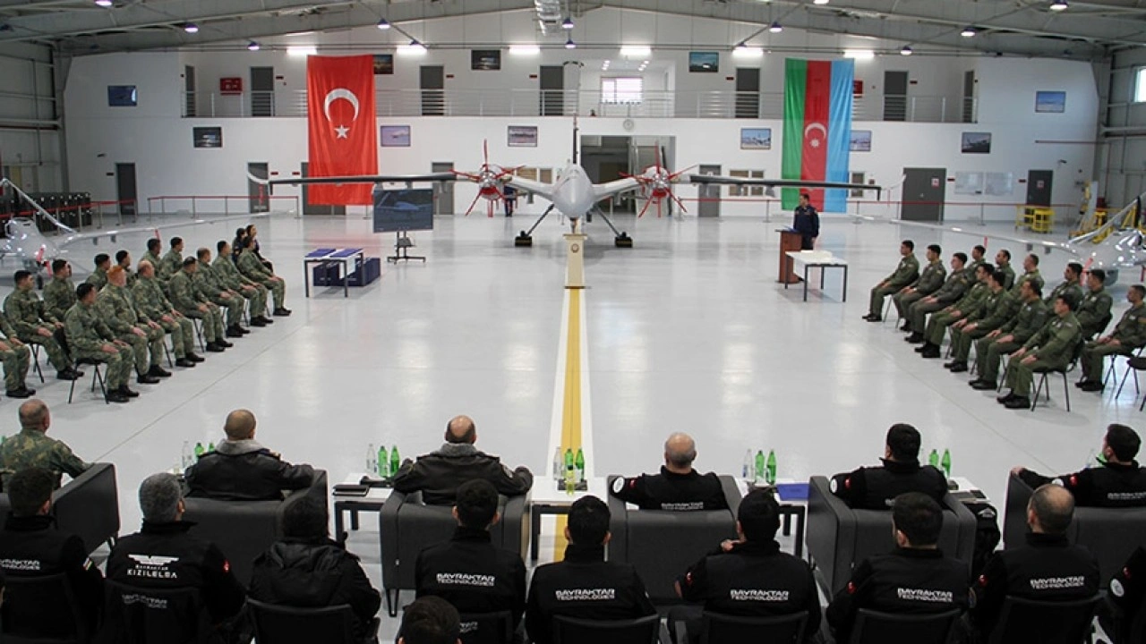 Azerbaycan'da, Bayraktar TB2 uzmanlık kursu ilk mezunlarını verdi