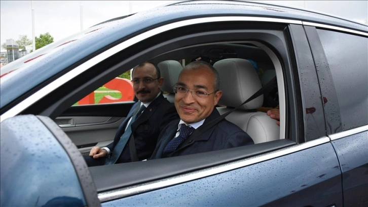 Azerbaycan Ekonomi Bakanı Cabbarov, Samsun'da Togg kullandı