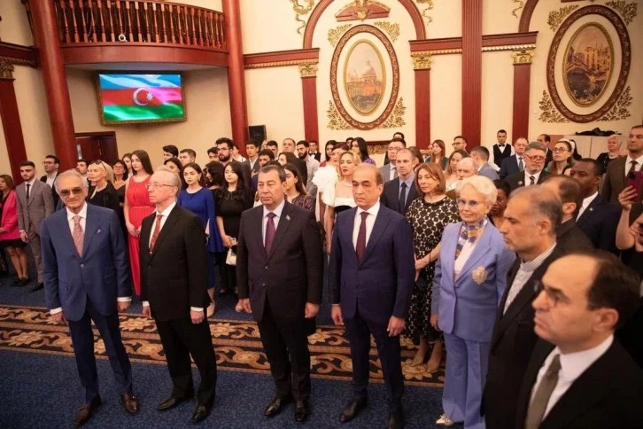 Azerbaycan'ın Bağımsızlık Günü Moskova'da coşkuyla kutlandı