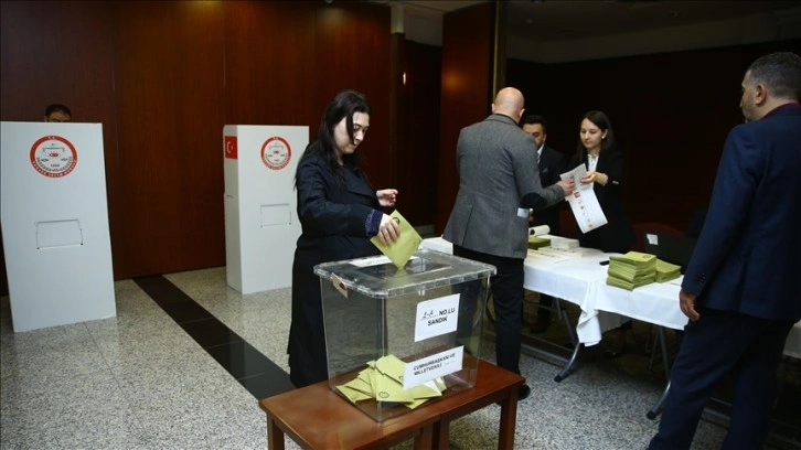 Azerbaycan, Kırgızistan ve Ürdün'deki Türk seçmenler sandık başında