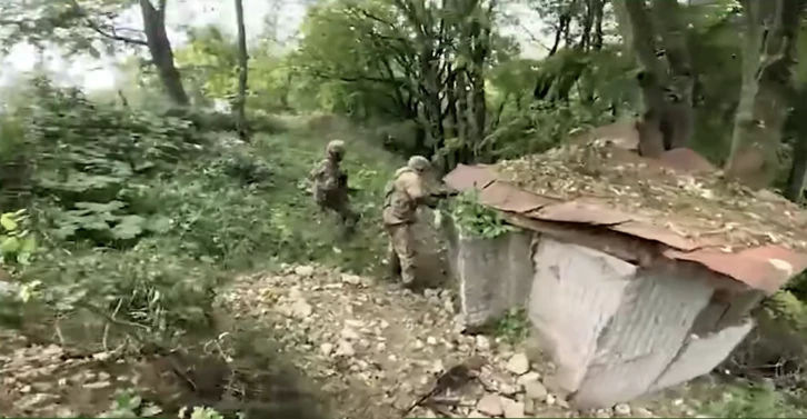 Azerbaycan ordusunun Karabağ'da nefes kesen operasyonu kamerada