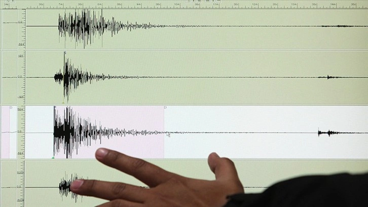 Azerbaycan'da 5,7 büyüklüğünde deprem oldu