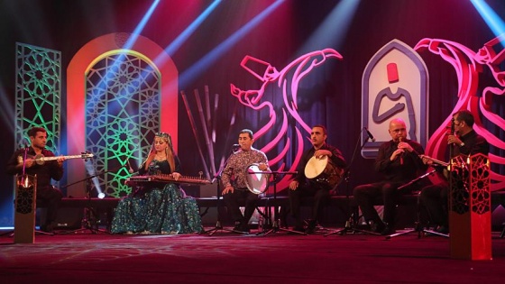 Azerbaycanlı Zabit Nebizade Konya&#039;da sahne aldı