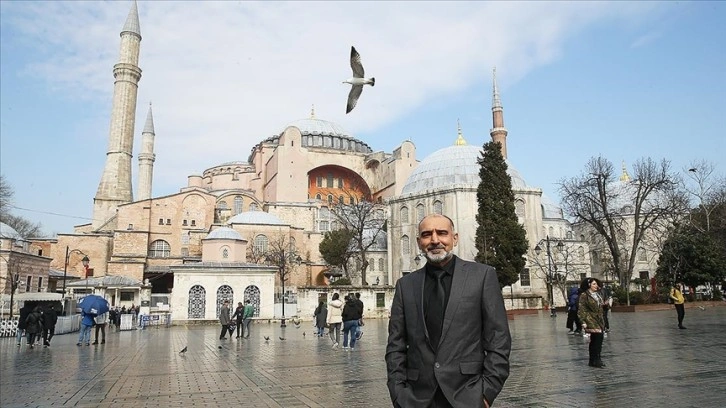 Babasını terör saldırısında kaybeden Nabi'den Ayasofya-i Kebir Camii'ne ziyaret