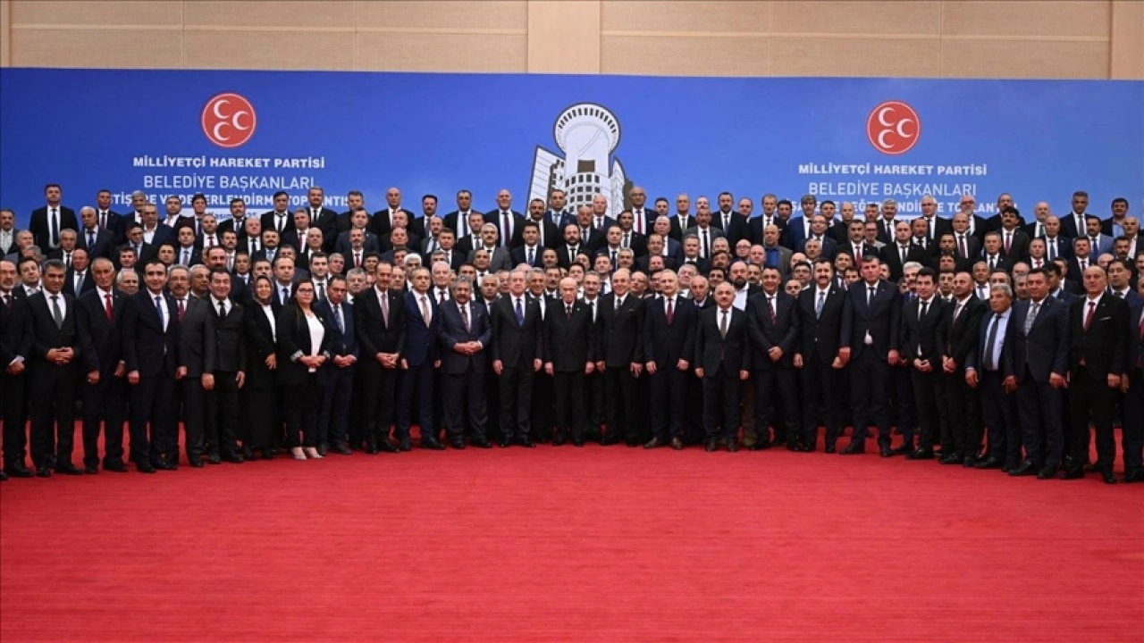 Bahçeli, MHP'li belediye başkanlarıyla yemekte bir araya geldi