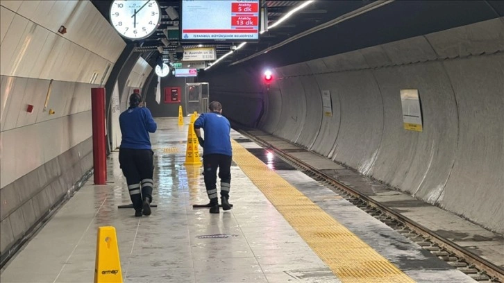 Bahçelievler'de metro istasyonunu su bastı