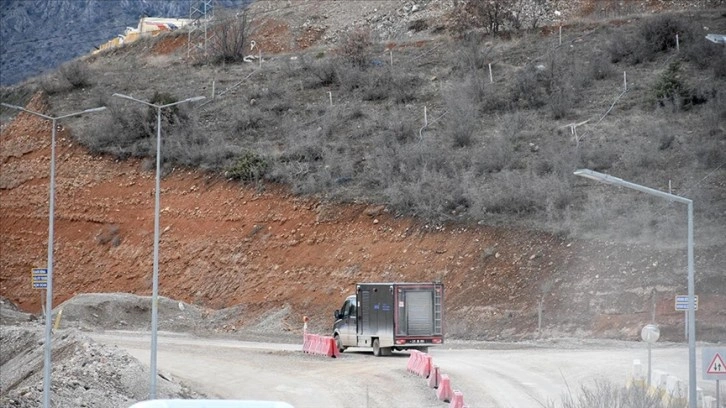 Bakan Bayraktar: Erzincan'da çalışmalar heyelan riski göz önünde bulundurularak yürütülüyor