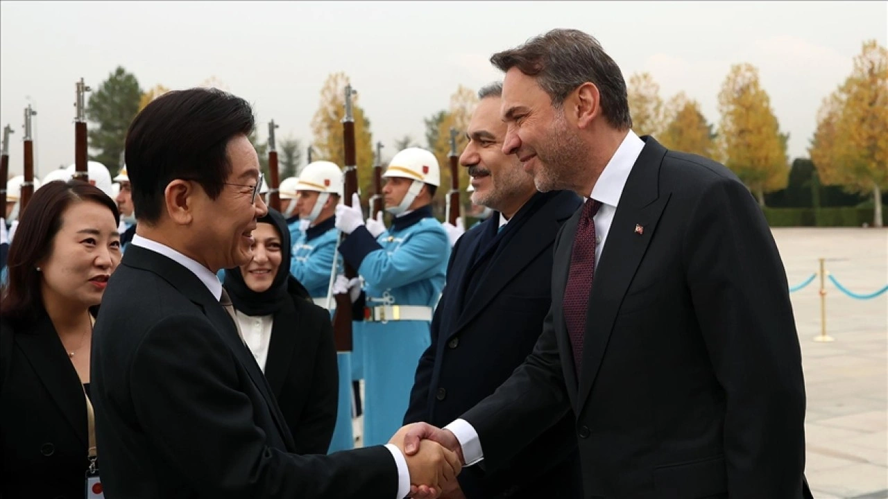 Bakan Bayraktar: Güney Kore ile nükleer enerji alanında ortak çalışmalar yürütmeyi hedefliyoruz