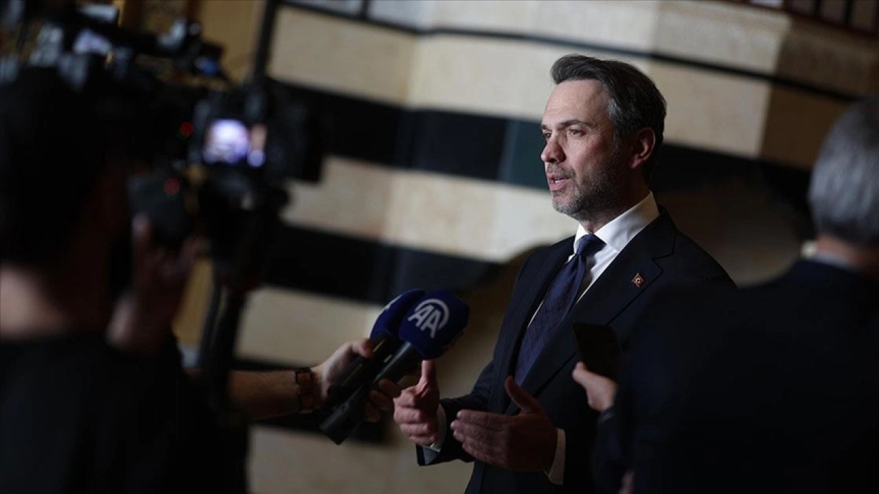 Bakan Bayraktar: Kilis'ten Halep'e doğru doğal gaz boru hattı bağlantısını bitirdik