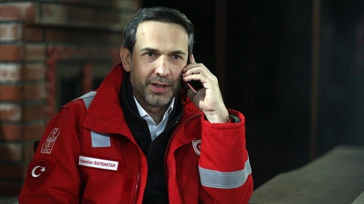 Bakan Bayraktar, petrol sahalarına ismi verilen şehitlerin aileleriyle telefonda görüştü