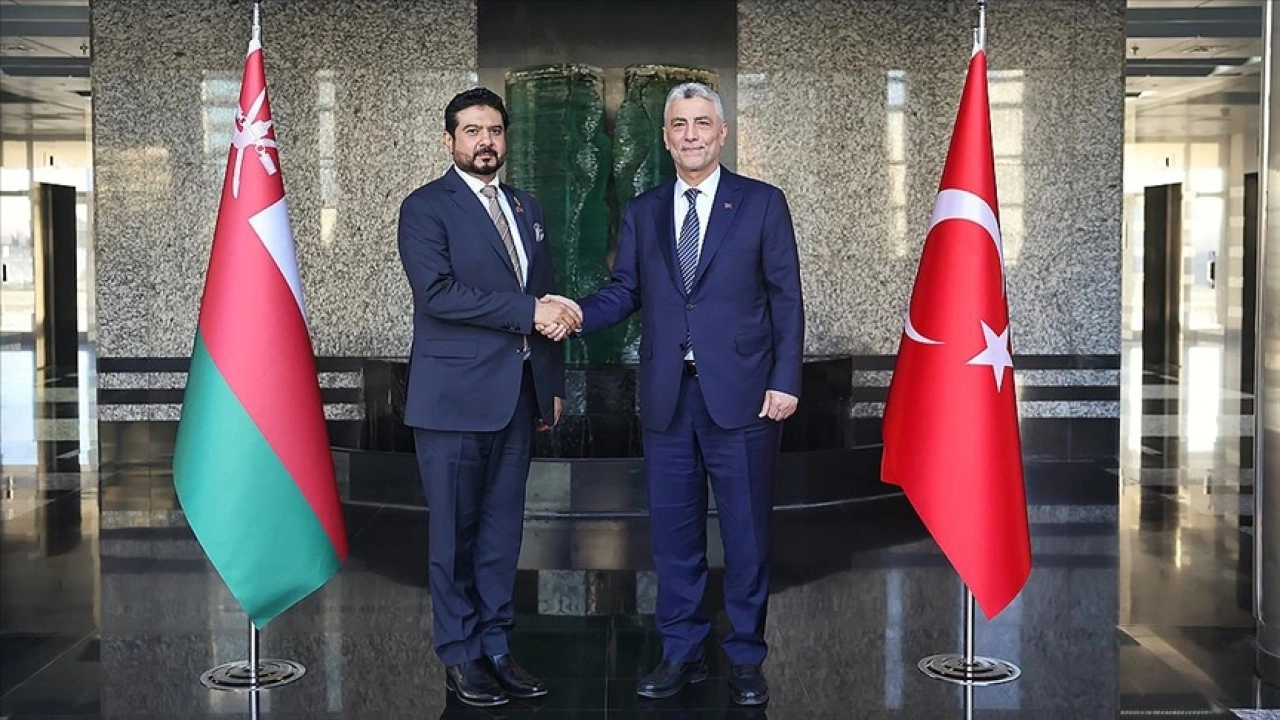 Bakan Bolat, Umman Ticaret, Sanayi ve Yatırım Teşvik Bakanı Yousef ile g&ouml;r&uuml;şt&uuml;