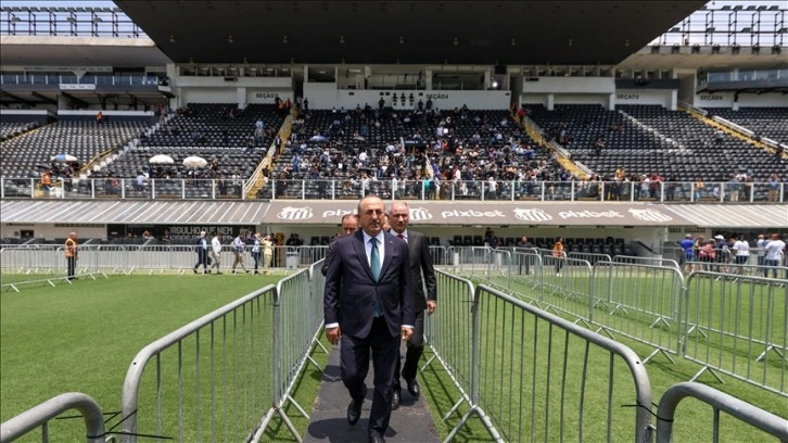 Bakan Çavuşoğlu, Brezilyalı futbolcu Pele'nin cenaze törenine katıldı