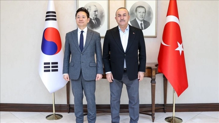 Bakan Çavuşoğlu, Güney Kore Devlet Başkanı Özel Temsilcisi Jang ile bir araya geldi