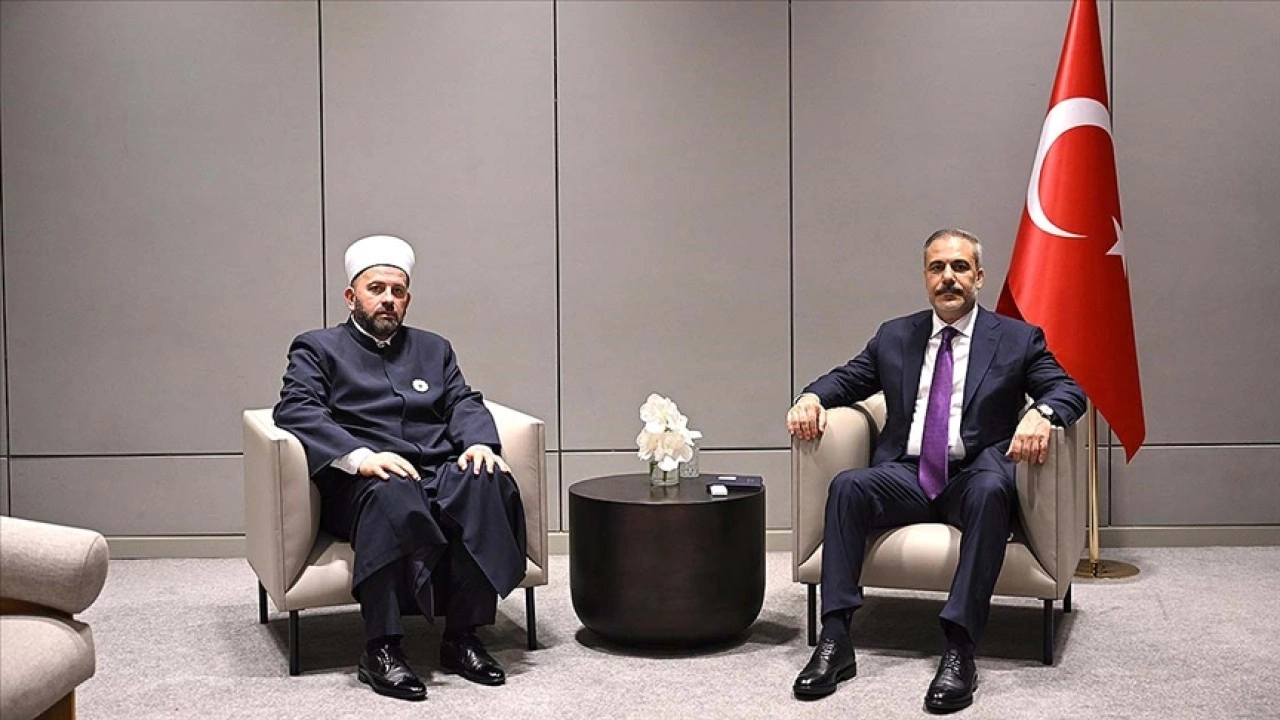 Bakan Fidan, Karadağ İslam Birliği Başkanı Feyziç'i İstanbul'da kabul etti