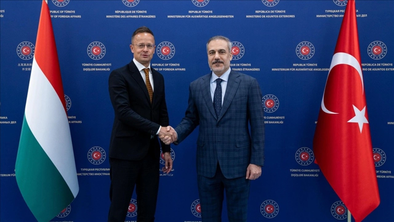 Bakan Fidan, Macaristan Dışişleri ve Dış Ticaret Bakanı Szijjarto ile Ankara'da bir araya geldi