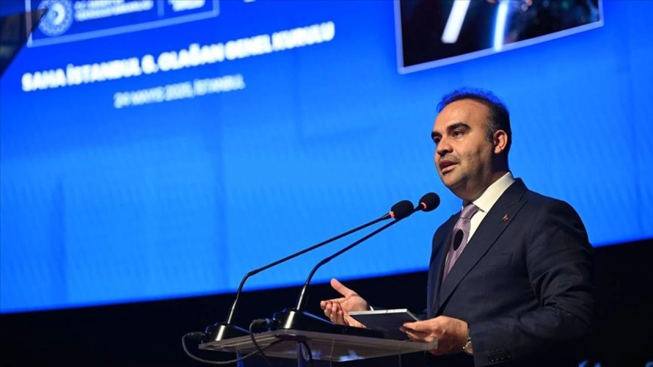 Bakan Kacır: İMECE 2, İMECE 3 ve Türksat 7A'yı hayata geçirmek için gayret gösteriyoruz