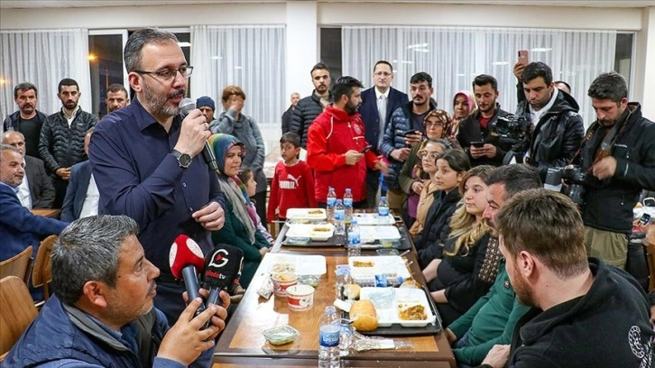 Bakan Kasapoğlu: Ülkemizin dört bir yanındaki yurtlar depremzedelerimiz için birer yuva oldu