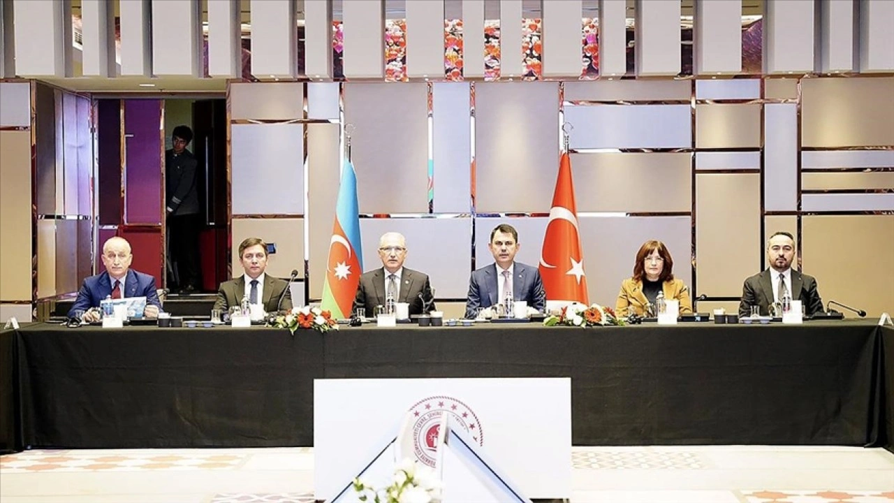 Bakan Kurum, COP29 Başkanı Babayev ile g&ouml;r&uuml;şt&uuml;