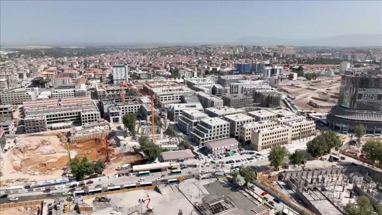 Bakan Kurum'dan Malatya Bakırcılar Çarşısı'nda devam eden çalışmalara ilişkin paylaşım