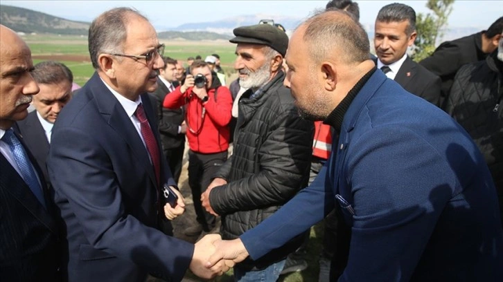 Bakan Özhaseki'den Kahramanmaraş'taki depremzede şehit ailesine ziyaret