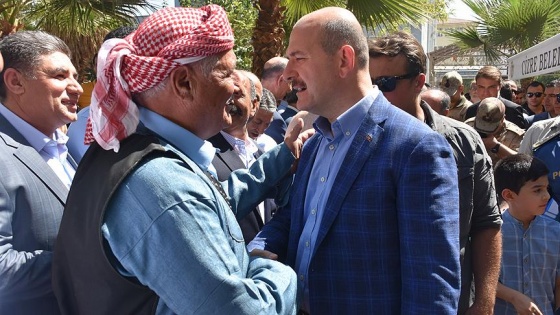 Bakan Soylu Cizre'de vatandaşlarla bayramlaştı