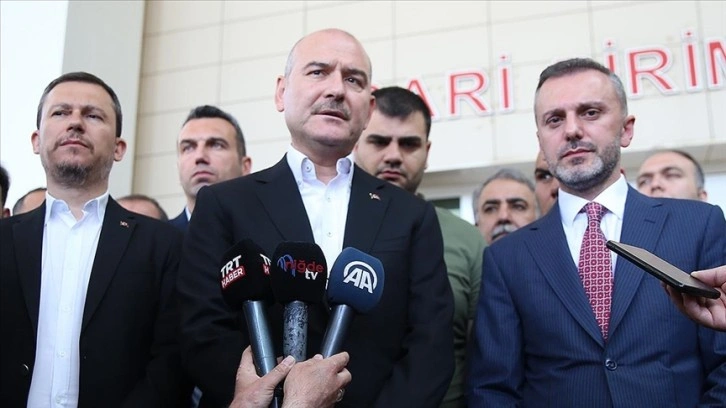 Bakan Soylu, Niğde'deki otobüs kazasında yaralananları hastanede ziyaret etti