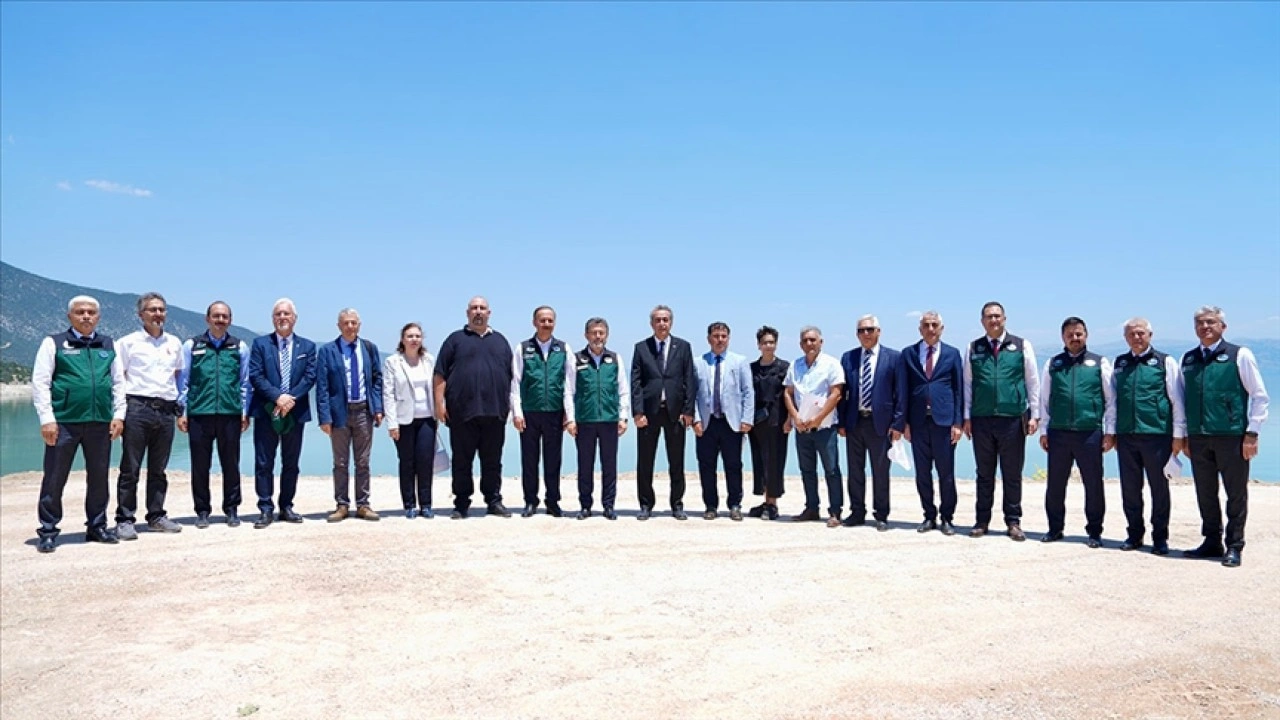Bakan Yumaklı'dan "Eğirdir Gölü" paylaşımı