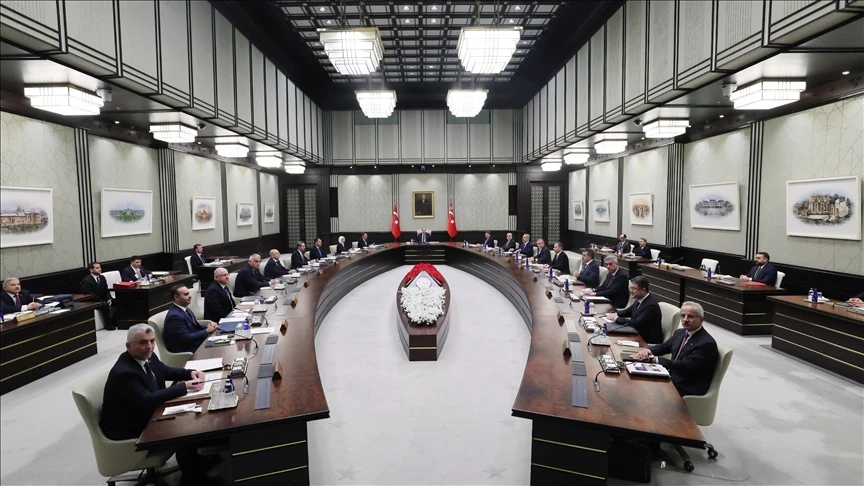 Bakanlar Kurulu değişikliği Cumhurbaşkanının gündeminde mi! -Ömür Çelikdönmez yazdı-