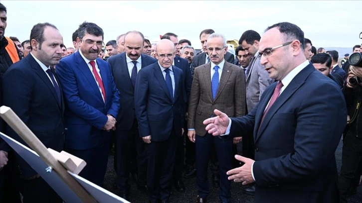 Bakanlar Şimşek ve Uraloğlu, Gaziantep'te temaslarda bulundu
