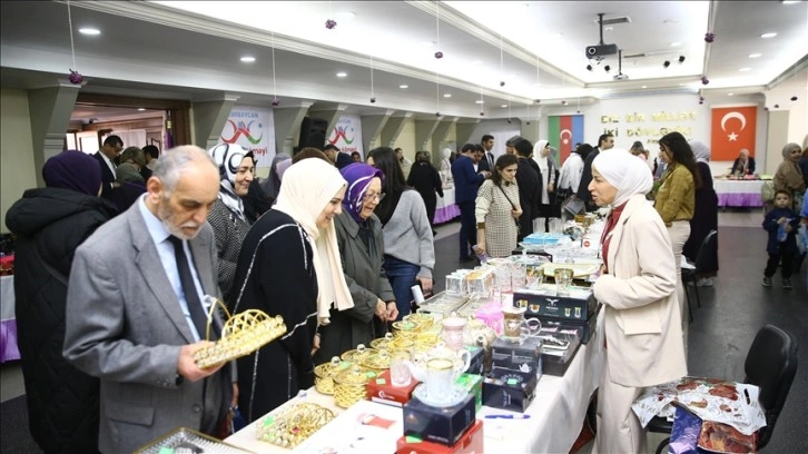 Bakü'de Türkiye'deki depremzedeler için kermes düzenlendi