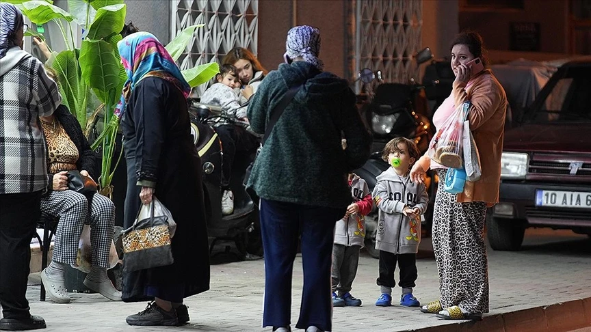 Balıkesir'in Sındırgı ilçesinde 6,1 büyüklüğünde deprem meydana geldi