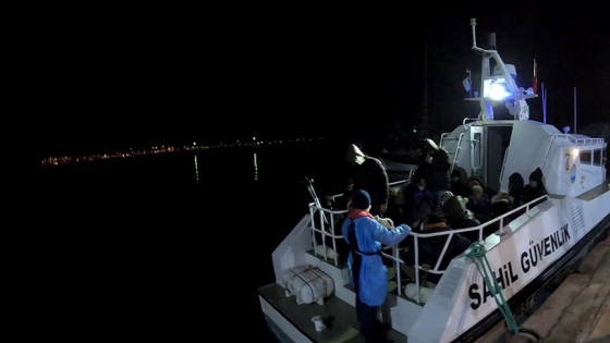 Balıkesir ve Muğla'da Türk kara sularına geri itilen 40 sığınmacı kurtarıldı