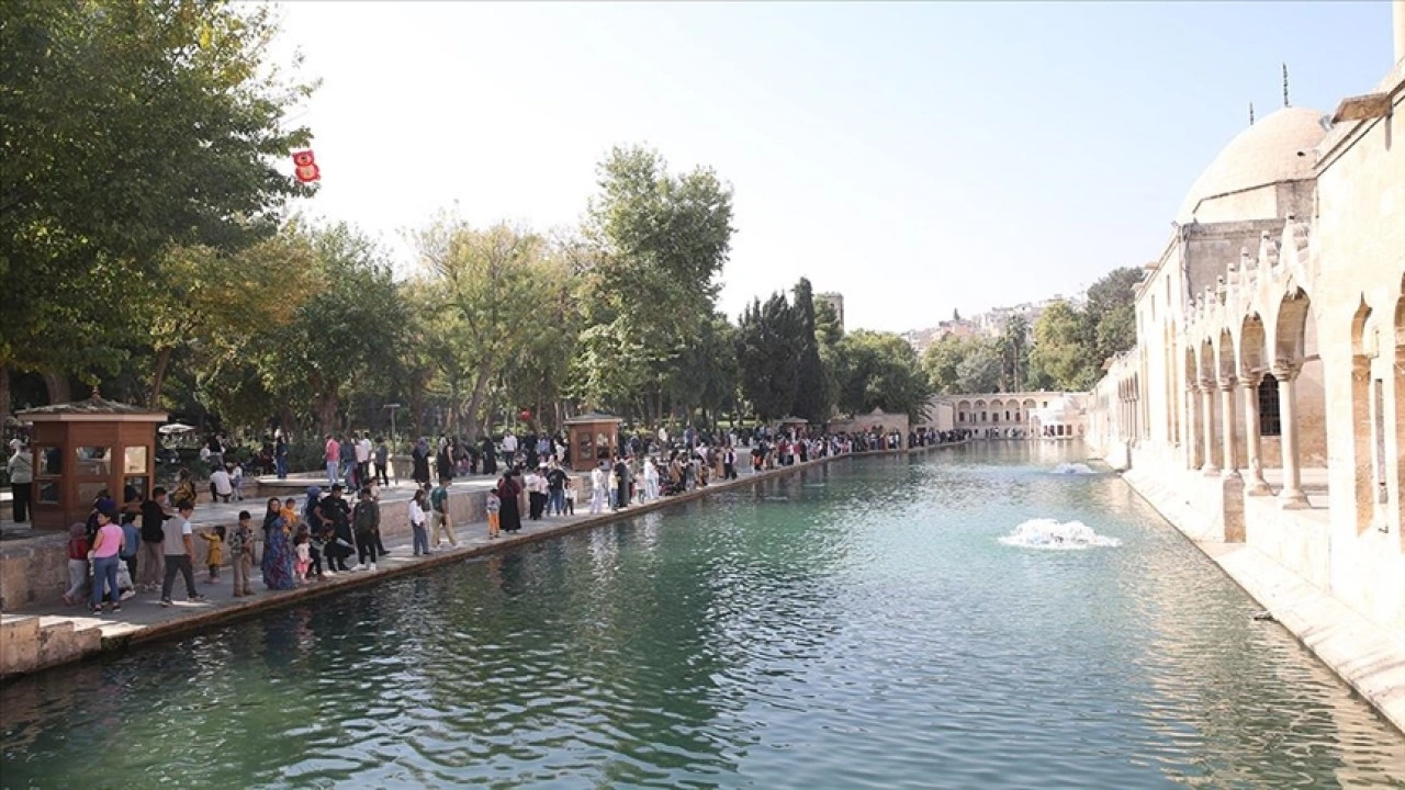 Balıklıgöl'de ara tatil yoğunluğu yaşanıyor