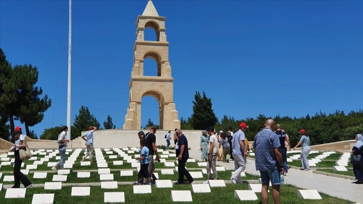 Balkan coğrafyasından gelen şehit ve gazi torunları Tarihi Gelibolu Yarımadası'nda