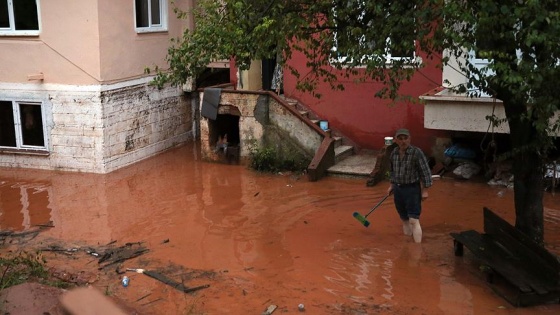 Bartın’da vatandaşlar yaralarını sarmaya çalışıyor