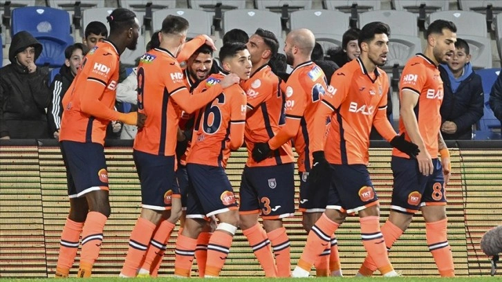 Başakşehir, sahasında Pendikspor'u 4-1 yendi