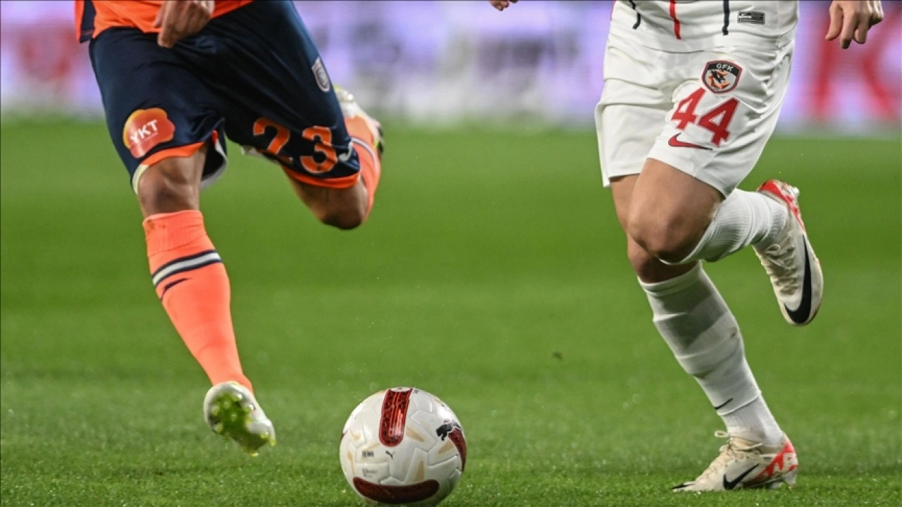 Başakşehir, S&uuml;per Lig'de yarın sahasında Gaziantep FK ile karşılaşacak