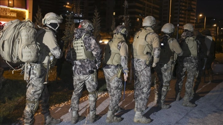 Başkentteki uyuşturucu operasyonlarında gözaltına alınan 52 zanlı tutuklandı