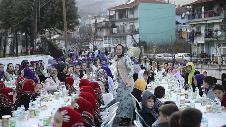 Batı Trakya Türkleri Ramazanda toplu iftar geleneğini yaşatmaya devam ediyor