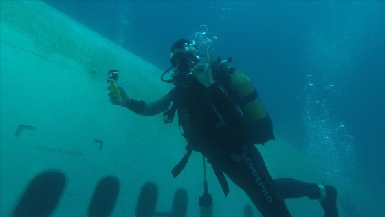 'Batık uçak' deniz altı turizmini canlandırdı