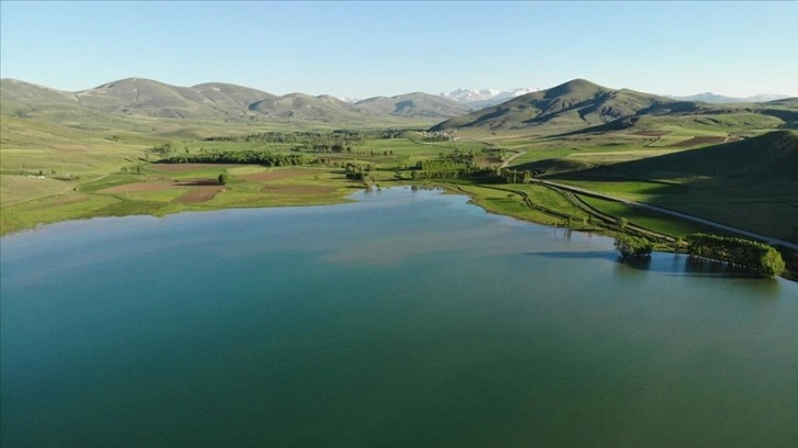 Bayburt'taki Demirözü Barajı kar ve yağmur sularıyla tam doluluğa ulaştı