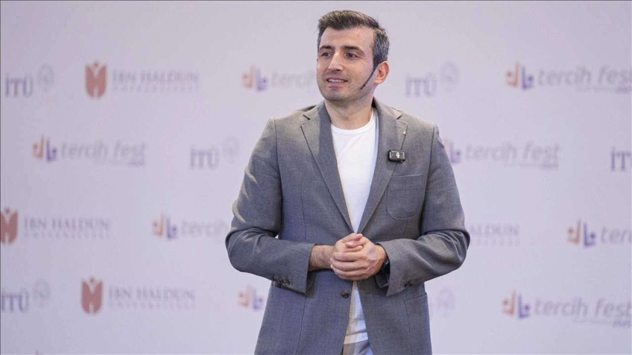 Baykar Yönetim Kurulu Başkanı Bayraktar, TercihFest 2025'te üniversite adaylarıyla buluştu