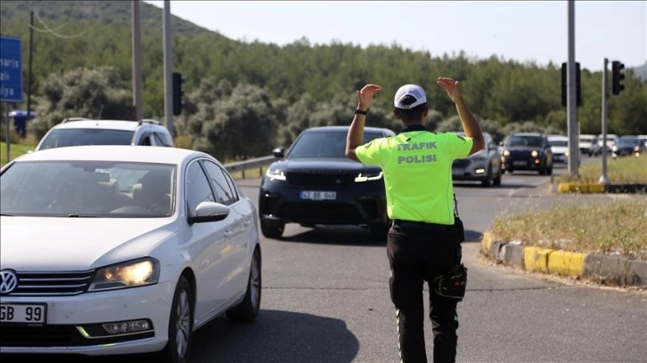 Bayram tatilinde uzun yola çıkacak sürücülere 'iyi uyku ve dinlenme' uyarısı